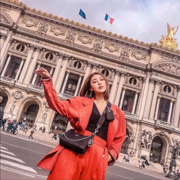 Authentic Prada Re-Edition 2005 Re-Nylon Bag - Picture 6 of 11